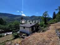 À Thoirette, une maison nichée au pied de la petite montagne du Jura — photo 3