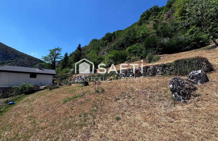 À Thoirette, une maison nichée au pied de la petite montagne du Jura — photo 4