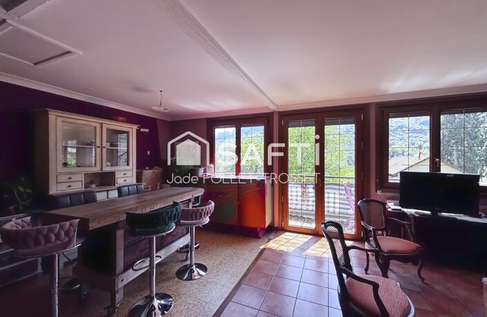 À Thoirette, une maison nichée au pied de la petite montagne du Jura — photo 5