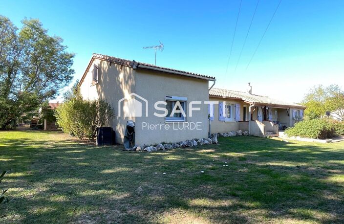Maison traditionnelle avec double garage et piscine — photo 2