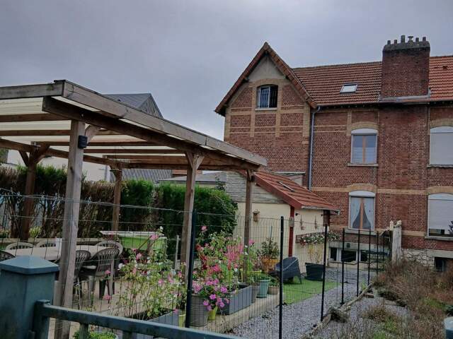 Maison 9 pieces 4 chambres terrain — photo du bien