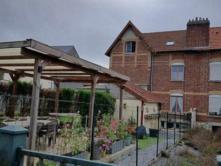 Maison 9 pieces 4 chambres terrain — photo 1