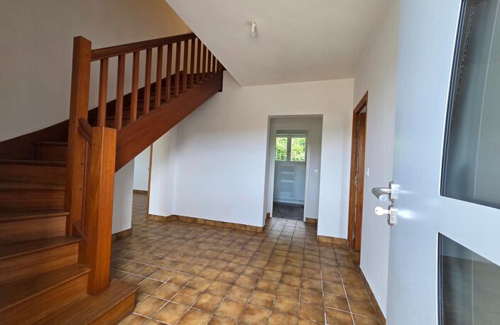 Maison familiale, quartier calme, très bien entretenue, proches toutes commodités — photo 4