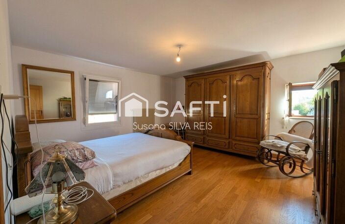 Ensemble immobilier avec maison, 2 appartements et grand terrain — photo 3