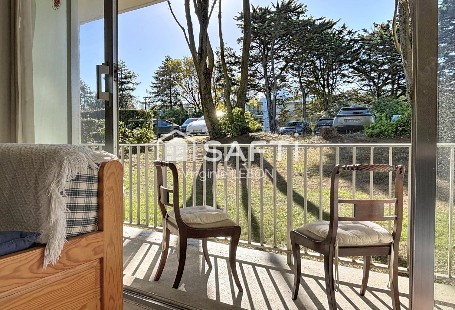 QUIBERON STUDIO 38 m² les plages à pieds parking privé en sous sol — photo 1
