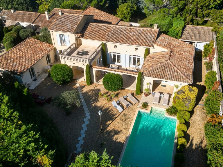 DPT (13) A la vente Propriété de charme en Provence avec pis — photo 1