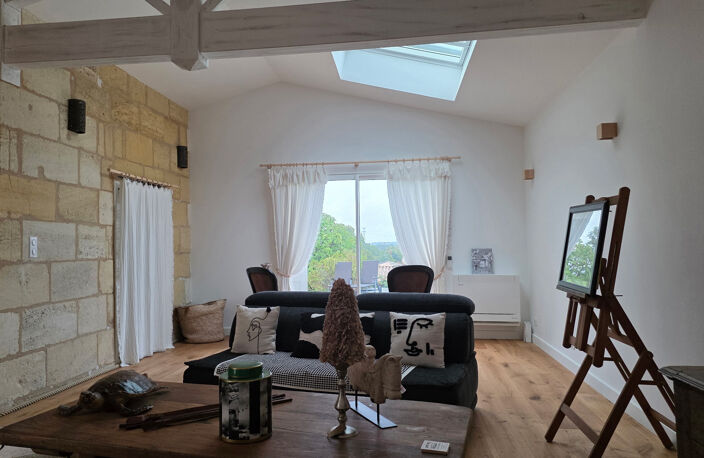 Maison familiale en Pierre - Centre de Saint-Loubès — photo 2