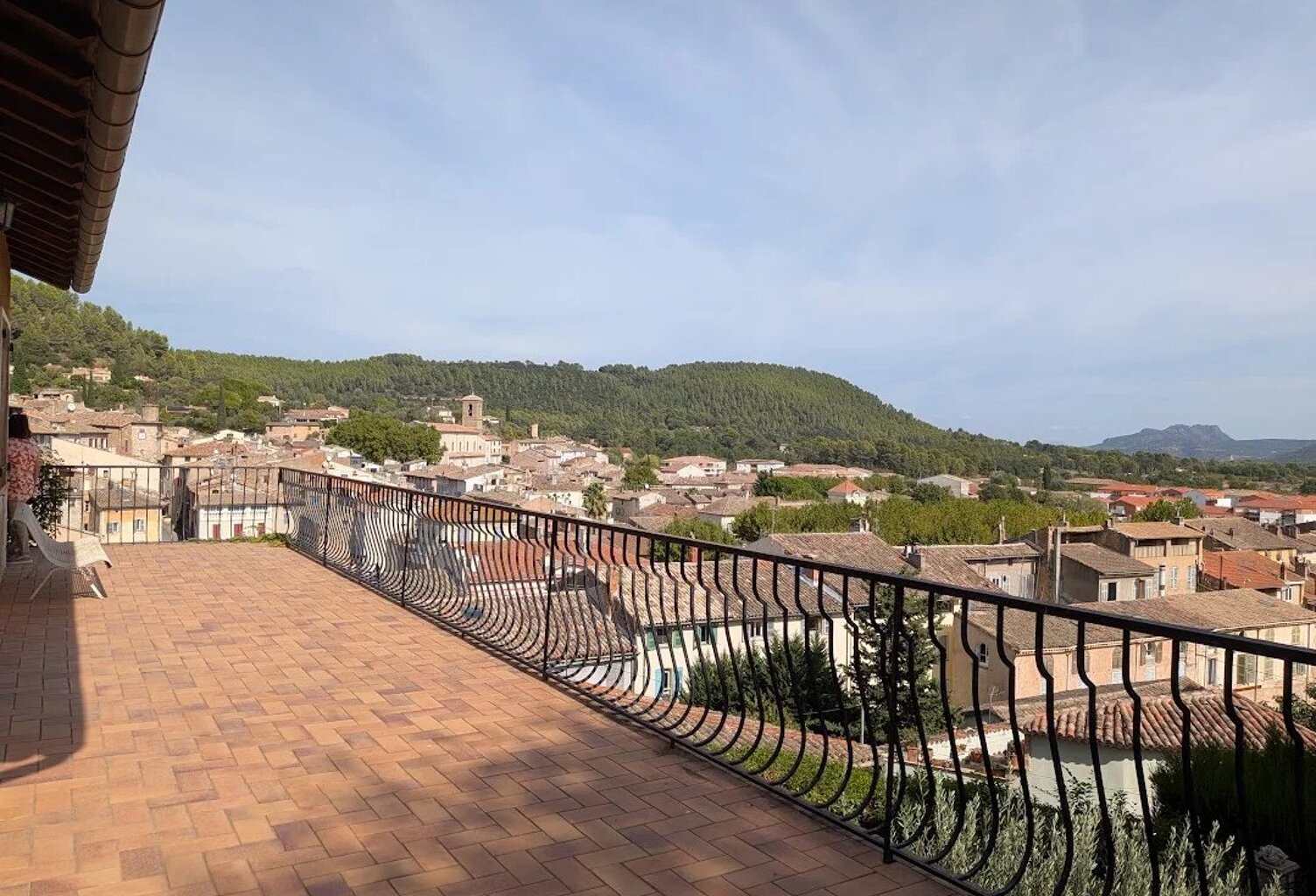 LES ARCS (83)-MAISON DE VILLE T4 A RENOVER - 4000 m² de terrain — photo 1