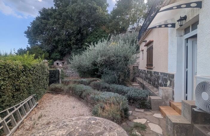 LES ARCS (83)-MAISON DE VILLE T4 A RENOVER - 4000 m² de terrain — photo 3