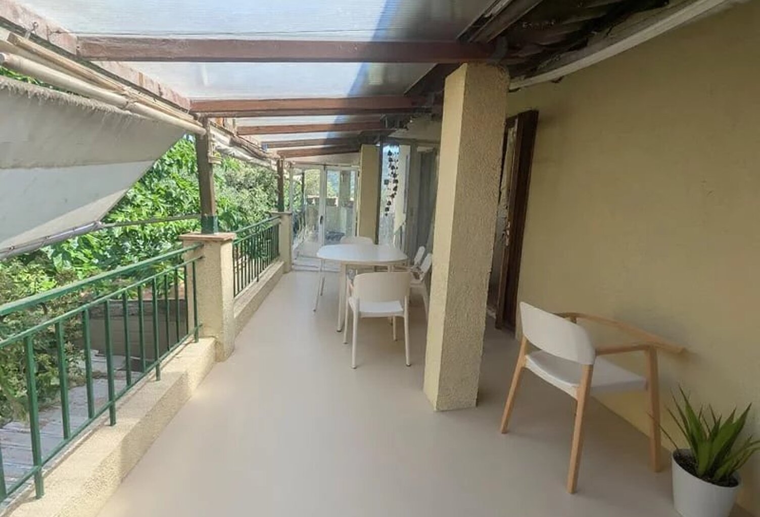 LE MUY - Villa jumelée sur un côté à rénover - vue imprenable — photo 1