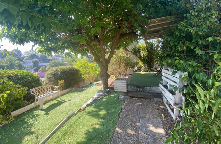 LE MUY - Villa jumelée sur un côté à rénover - vue imprenable — photo 5
