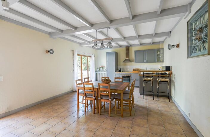 À deux pas du plateau de Gentilly, découvrez un ensemble immobilier rare composé de deux maisons indépendantes sur une même parcelle de 291 m². — photo 4