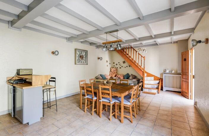 À deux pas du plateau de Gentilly, découvrez un ensemble immobilier rare composé de deux maisons indépendantes sur une même parcelle de 291 m². — photo 5
