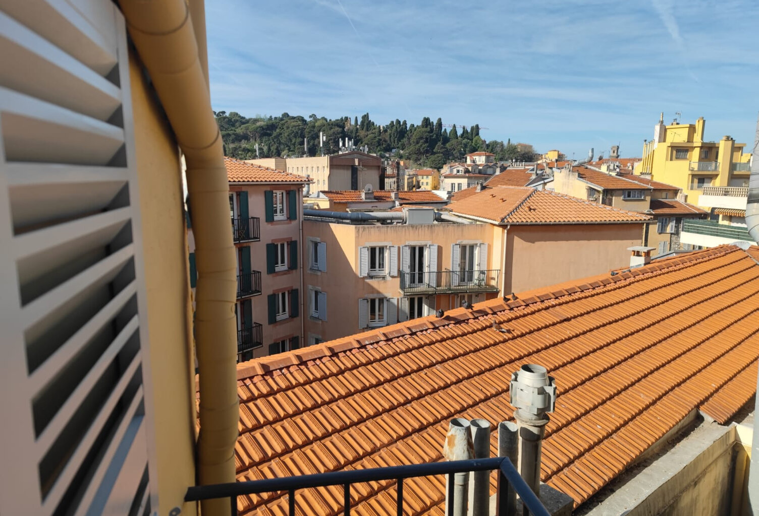 PROCHE PLACE DU PIN 2P DUPLEX avec terrasse et balcon — photo 1