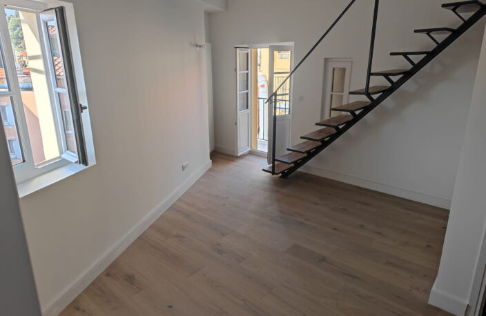 PROCHE PLACE DU PIN 2P DUPLEX avec terrasse et balcon — photo 3