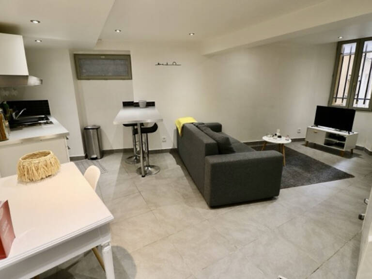 APPARTEMENT STUDIO RENOVE A VENDRE SUR AIX EN PROVENCE — photo 1