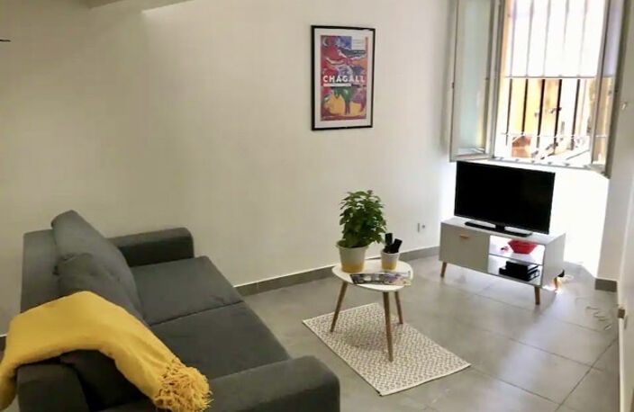 APPARTEMENT STUDIO RENOVE A VENDRE SUR AIX EN PROVENCE — photo 2