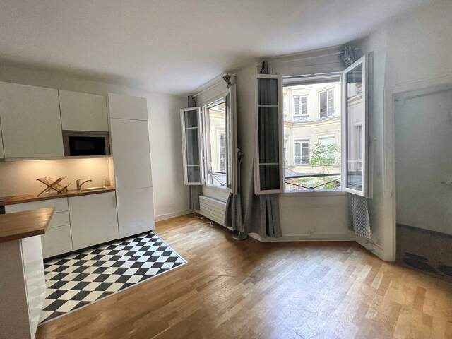 Paris 10e - République - 2 pièces 44 m² au calme sur cour, cave — photo du bien