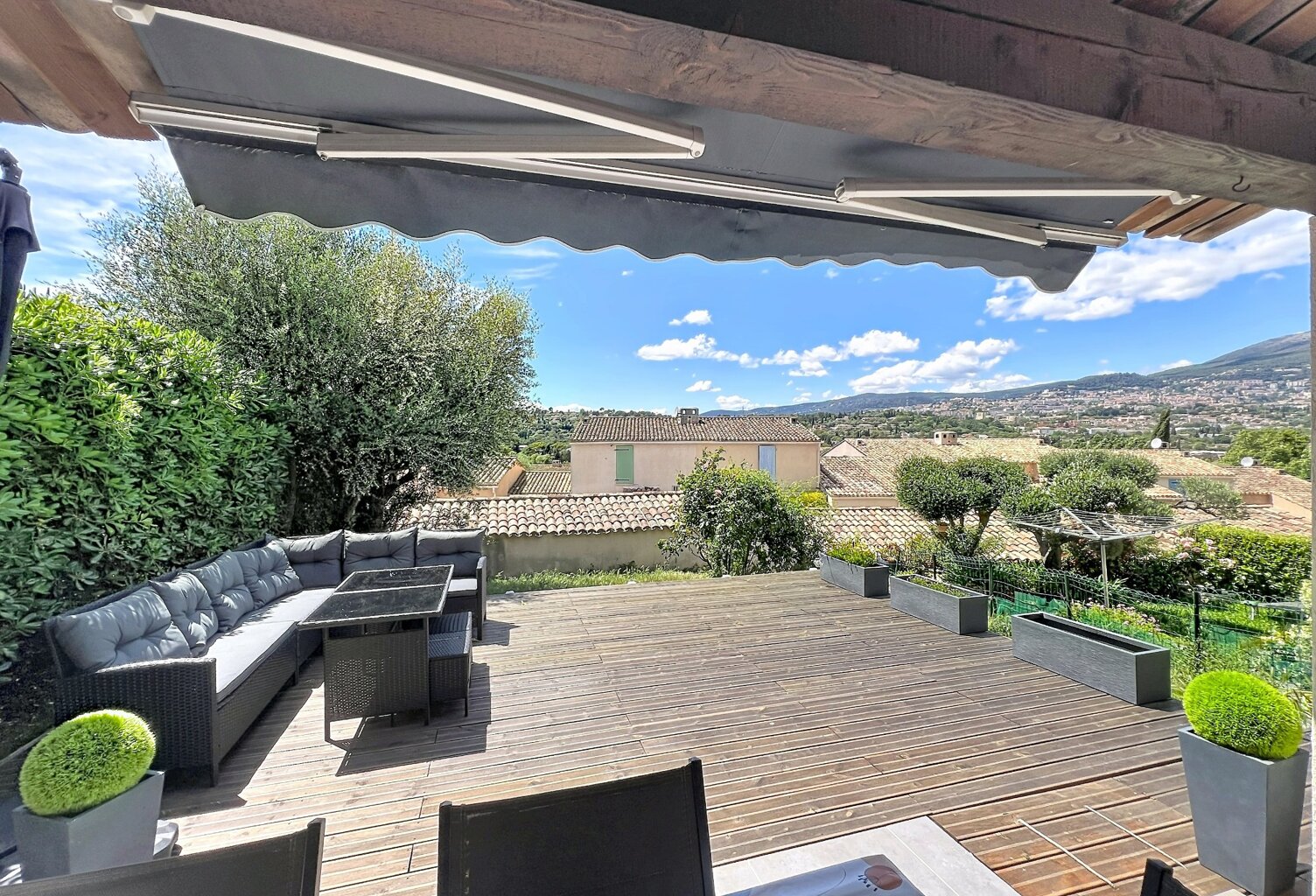 Grasse - Le Plan : maison 110 m² - terrasse et jardin — photo 1