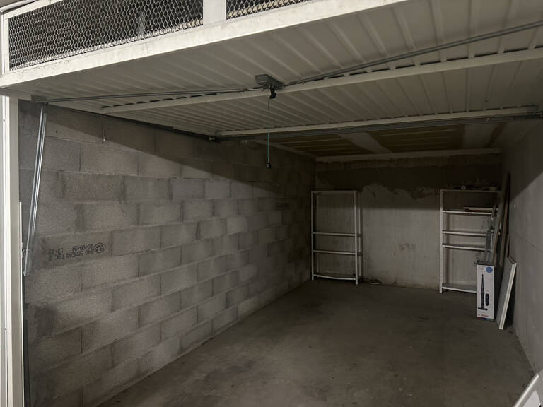 GARAGE RÉSIDENCE LES PINS - PROXIMITÉ LA CROIX ROUGE - 13013 — photo 1