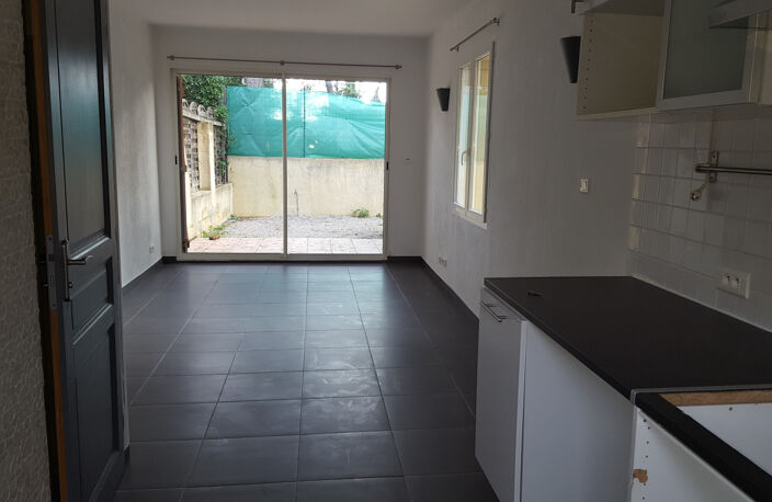 La Ciotat T2 style maisonnette proche Gare au calme avec ter — photo 2