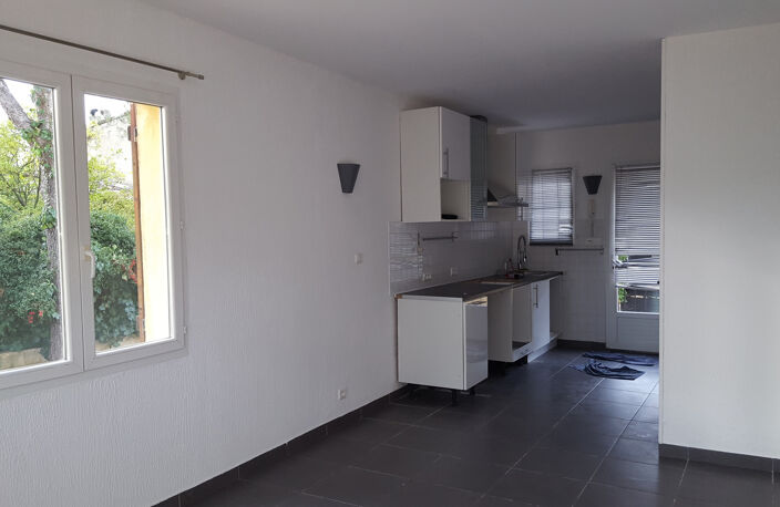 La Ciotat T2 style maisonnette proche Gare au calme avec ter — photo 3