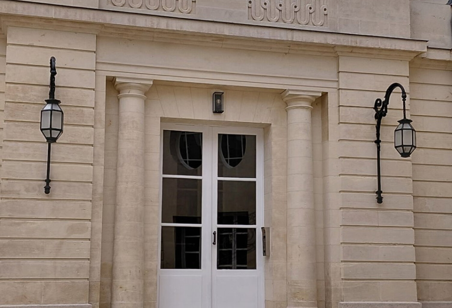 Dans bâtiment classé, appartement type 2 de 37 m2, au RDC av — photo 1