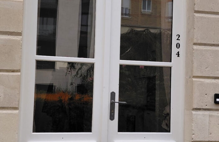 Dans bâtiment classé, appartement type 2 de 37 m2, au RDC av — photo 2