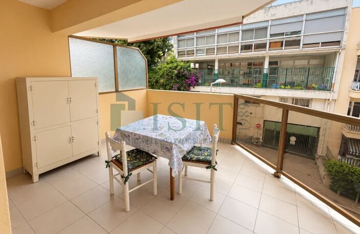 NICE LIBÉRATION – STUDIO AVEC TERRASSE — photo 2