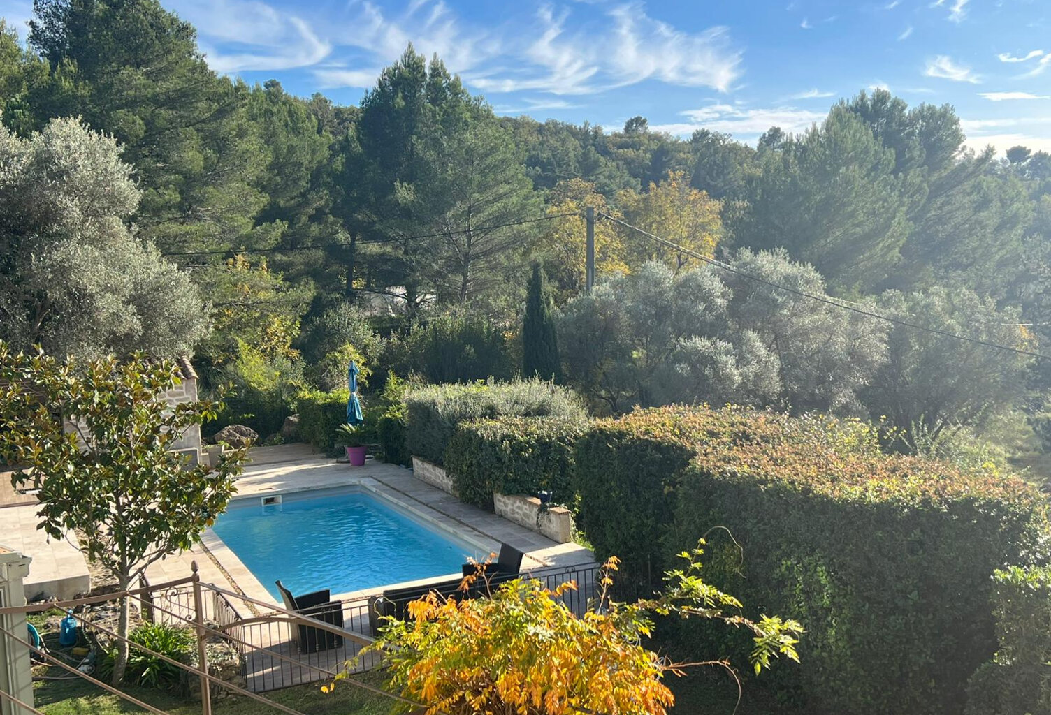 EVENOS - Villa familiale 4 chambres piscine terrain 4000 m2 — photo 1