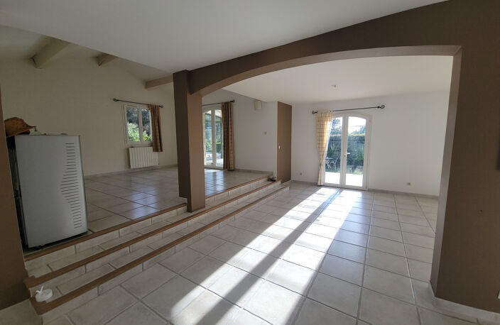 EVENOS - Villa familiale 4 chambres piscine terrain 4000 m2 — photo 3