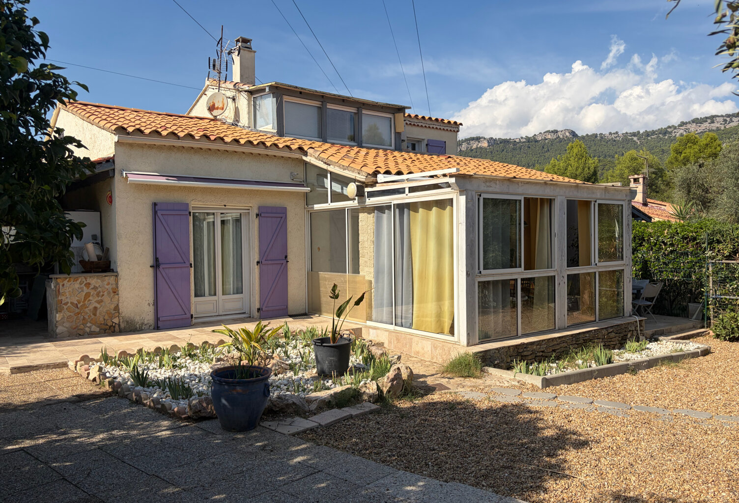 Ollioules-Maison familiale avec piscine sur 2000 m2 de terra — photo 1