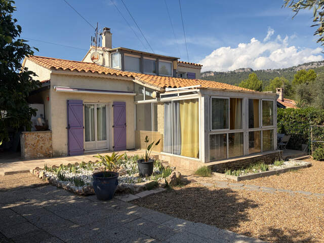 Ollioules-Maison familiale avec piscine sur 2000 m2 de terra — photo du bien