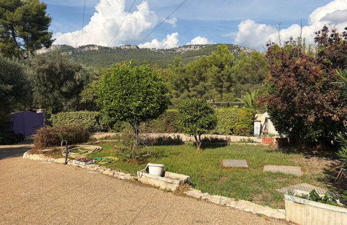 Ollioules-Maison familiale avec piscine sur 2000 m2 de terra — photo 2