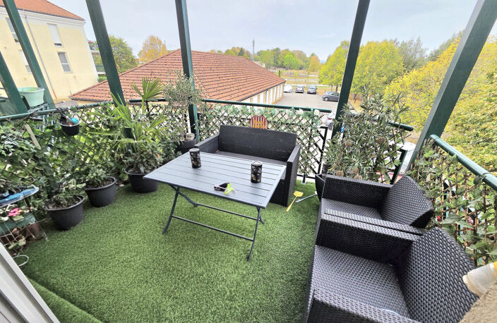 Appartement 3 chambres avec balcon, cave et place de parking — photo 2