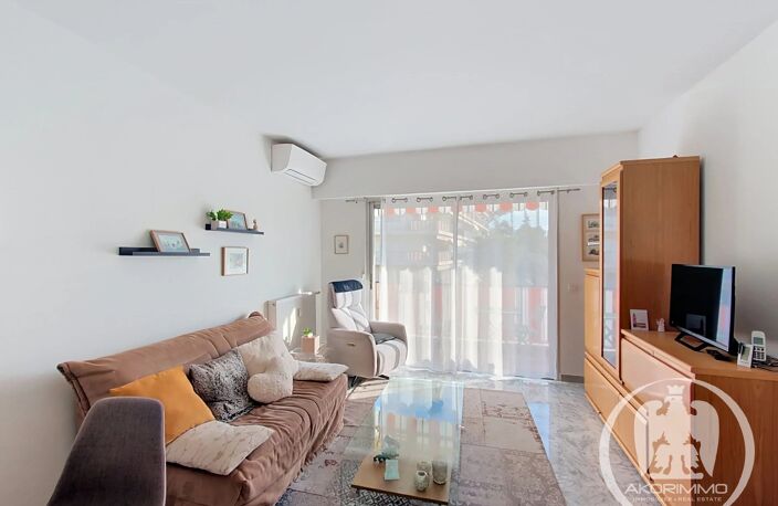 Exclusivité – Nice Cimiez Superbe 2 pièces en dernier étage, au calme absolu & entouré de verdure ! — photo 3