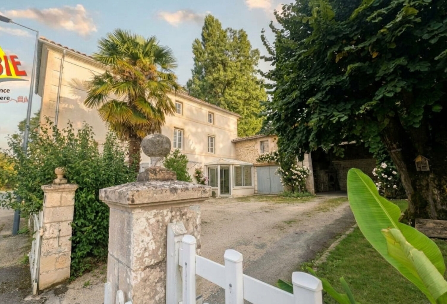 Maison en pierres de 149m2  sur BECELEUF — photo 1