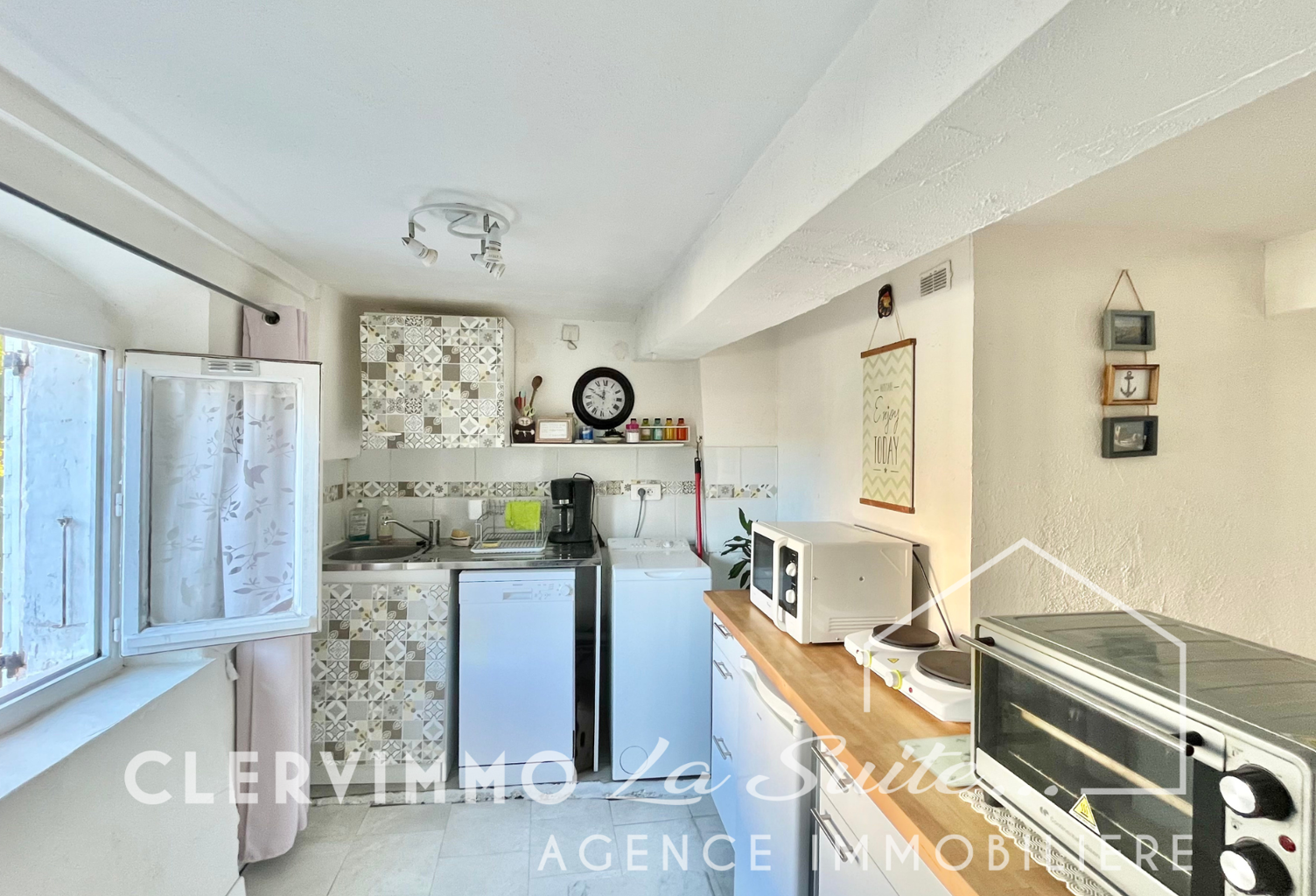 APPARTEMENT T2 MEUBLÉ ST BARNABÉ/MONTOLIVET — photo 1