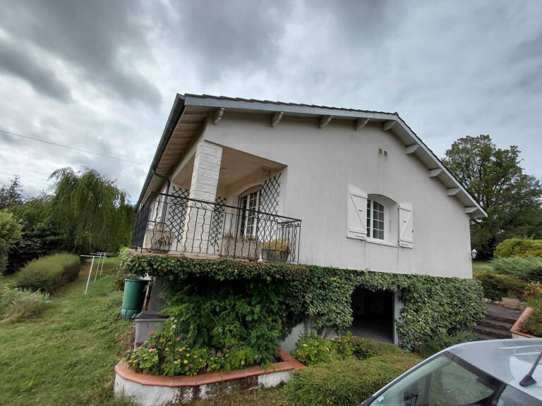 À VENDRE ? MAISON AU C?UR D'UN PARC ARBORÉ — photo 1
