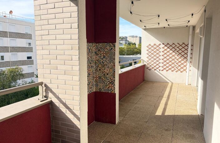 Location appartement 5 pièces 108 m² à Lyon 9 (69009) — photo 2