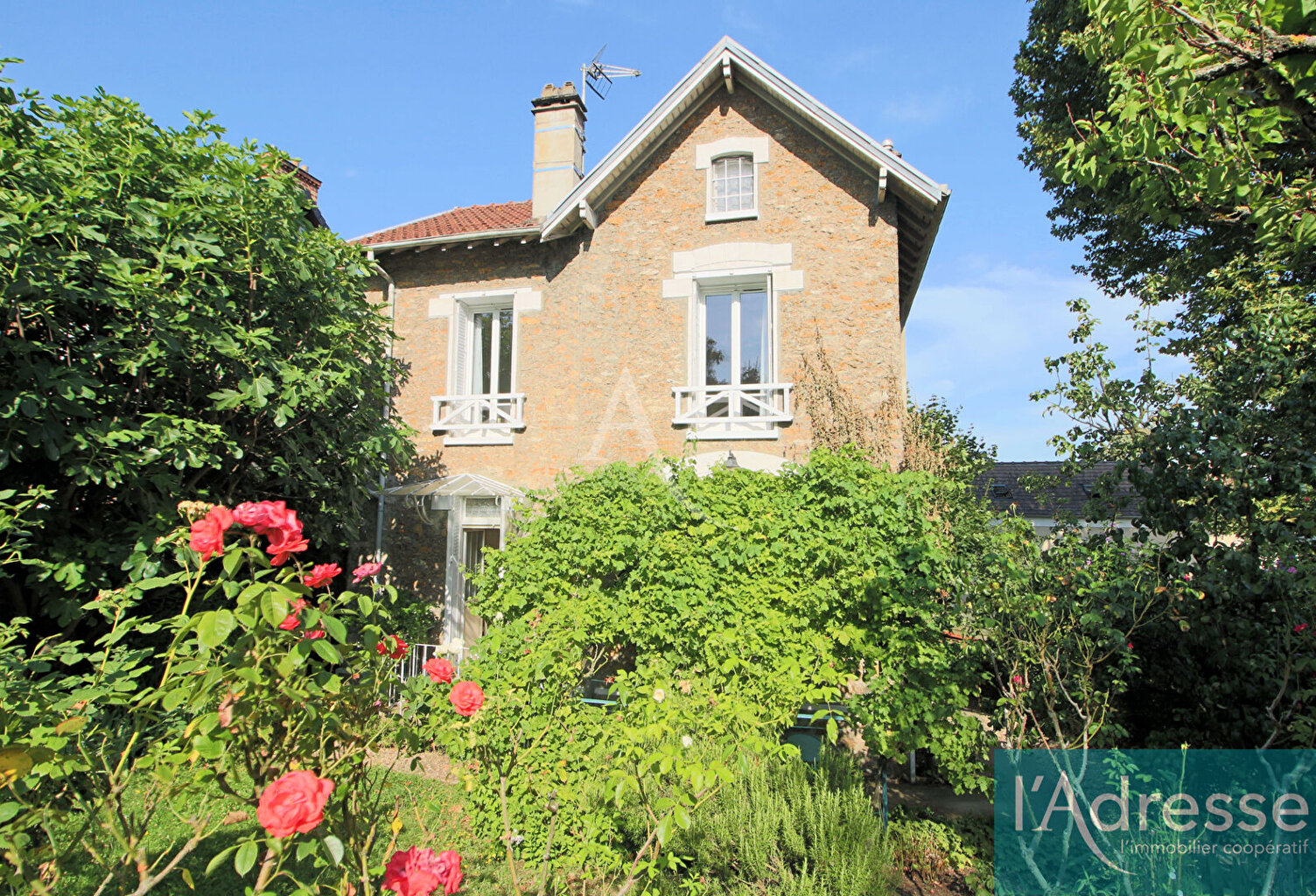 Pour les amoureux des maisons en meulière entièrement individuelles ! — photo 1