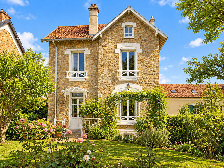 Pour les amoureux des maisons en meulière entièrement individuelles ! — photo 1