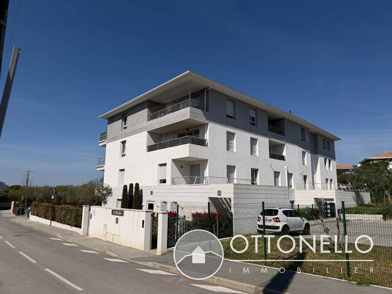 PUGET SUR ARGENS : Appartement récent 2 pièces avec terrasse et parking — photo 1