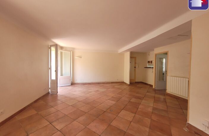 T3 BALCON GARAGE CAVE — photo 2
