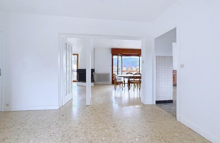 Maison familiale avec vue panoramique, calme et grand volumes — photo 2