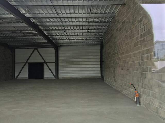 LOCAL COMMERCIAL à VENDRE — photo du bien