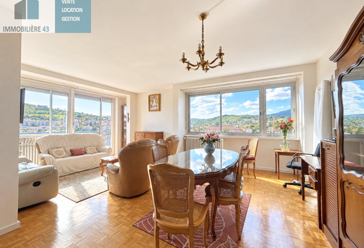 T4 106 m2 + garage et cave dans résidence avec ascenseur  LE PUY — photo 1