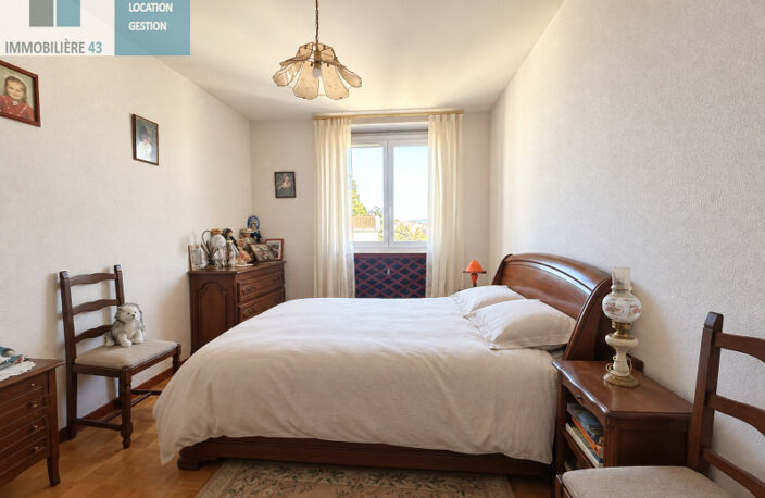 T4 106 m2 + garage et cave dans résidence avec ascenseur  LE PUY — photo 4