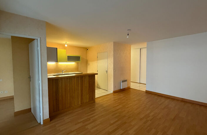 Appartement T3 - 63.75 m2 - TOURS GRAMMONT — photo 2