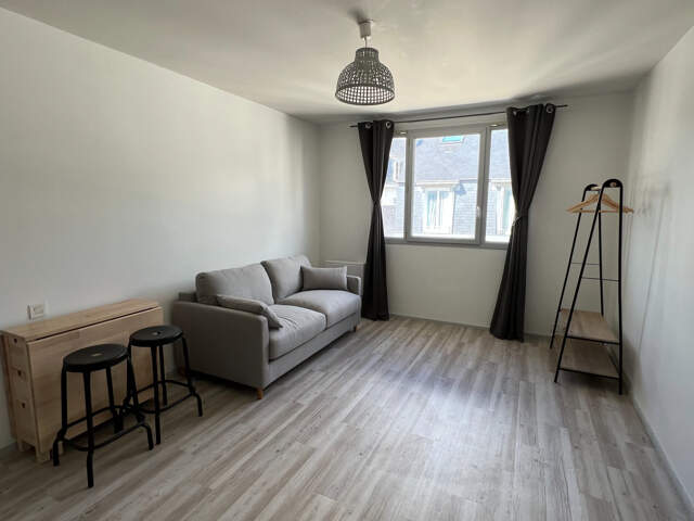 Studio meublé - 23.34 m² - TOURS — photo du bien
